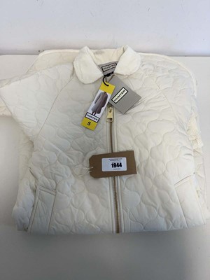 Lot 1944 - Hunter 'Fionn' longline coat in antique white...