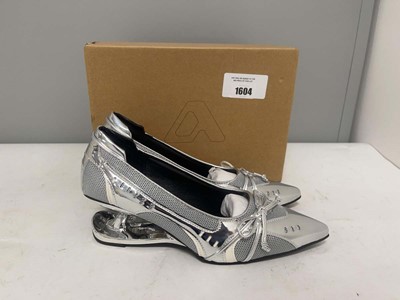 Lot 1604 - Asyllum EU40 astra arch sneaker heels in...
