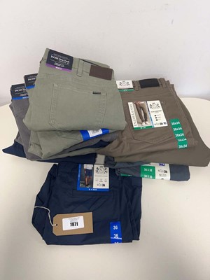 Lot 1971 - Approx. 14 mens trousers and shorts to include...