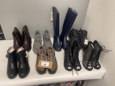 Lot 1614 - 8x Pairs of boots in various styles to include...