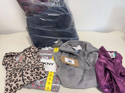 Lot 1977 - Mixed lot of ladies loungewear/pyjamas to...