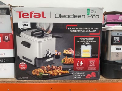 Lot 3064 - Tefal Oleoclean Pro fryer