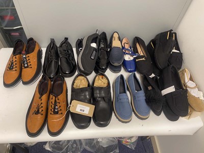 Lot 1618 - 15x Pairs of shoes in various styles to...