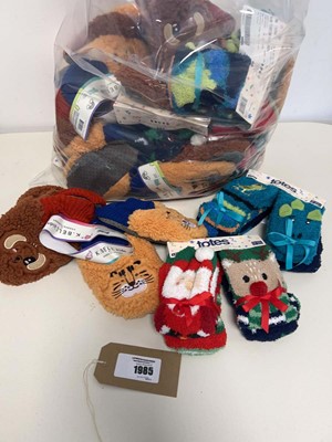 Lot 1985 - Mixed lot of kids socks and slipper socks to...