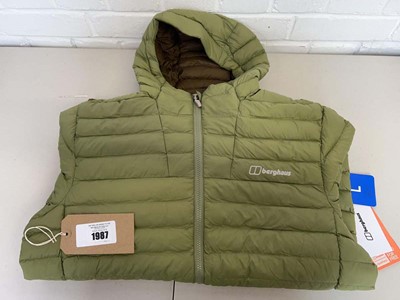 Lot 1987 - Berghaus 'vaskye' jacket in green size L
