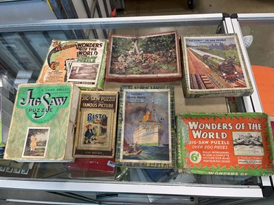 Lot 2472 - Group of vintage jigsaw puzzles