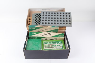 Lot 2996 - Box with RCBS Uniflow powder measure,...