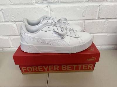 Lot Boxed pair of Puma crew snake trainers size UK...