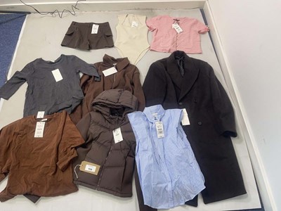 Lot 1639 - Zara & Sister Companies clothing