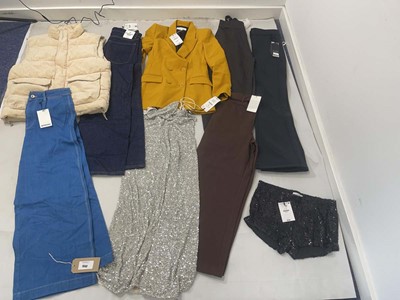 Lot 1640 - Zara & Sister Companies clothing