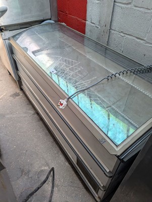 Lot 382 - 180cm glazed top dump display fridge (Ref 51)