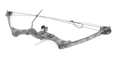 Lot 1387 - Browning Cascade compound bow in carry case...