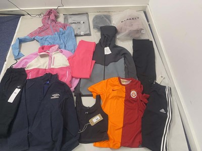 Lot 1658 - Sportswear to include Gym Shark, Nike, Blakley,...