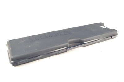 Lot 1482 - Beretta hard plastic shotgun case, for 34 ins...
