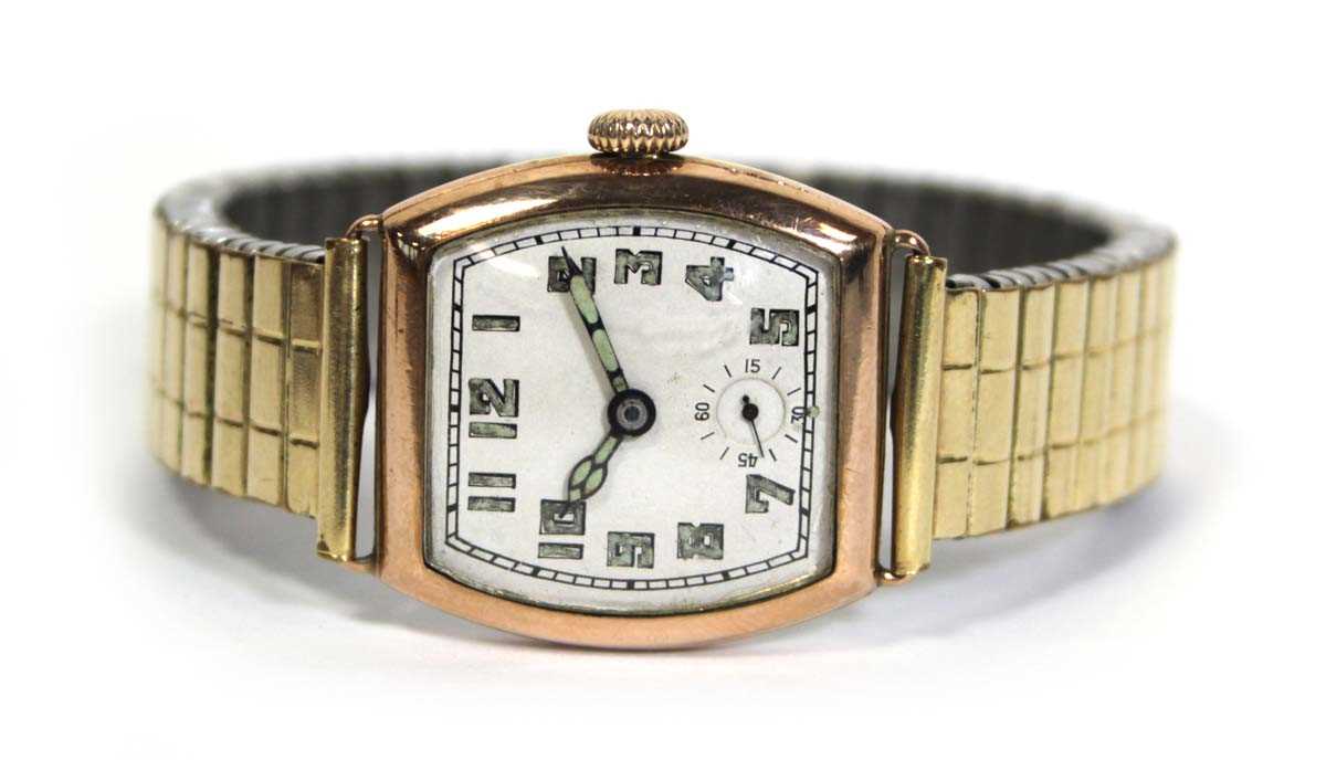 Lot 483 - A gentleman's 9ct yellow gold cased wristwatch,...