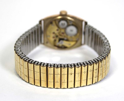 Lot 483 - A gentleman's 9ct yellow gold cased wristwatch,...