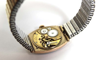Lot 483 - A gentleman's 9ct yellow gold cased wristwatch,...