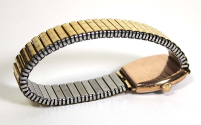 Lot 483 - A gentleman's 9ct yellow gold cased wristwatch,...