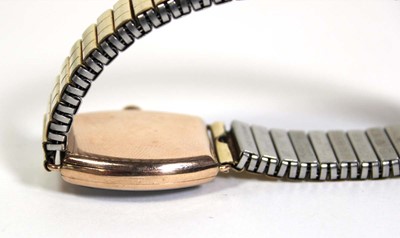 Lot 483 - A gentleman's 9ct yellow gold cased wristwatch,...