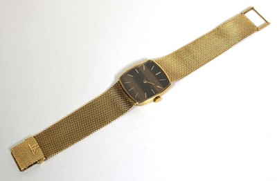Lot 486 - A gentleman's 18ct yellow gold wristwatch by...