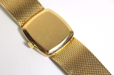 Lot 486 - A gentleman's 18ct yellow gold wristwatch by...