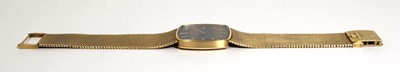 Lot 486 - A gentleman's 18ct yellow gold wristwatch by...