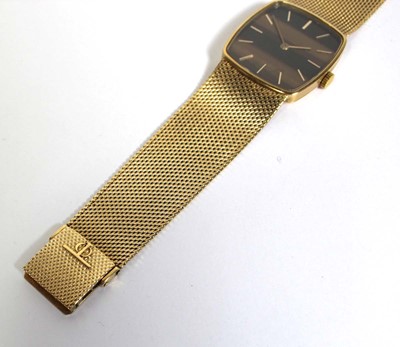 Lot 486 - A gentleman's 18ct yellow gold wristwatch by...