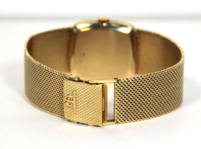 Lot 486 - A gentleman's 18ct yellow gold wristwatch by...