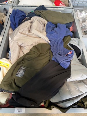Lot 1993 - Pallet box (not included) containing mixed men'...