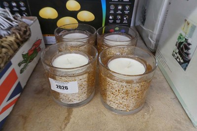 Lot 2026 - 4 glass glitter candles