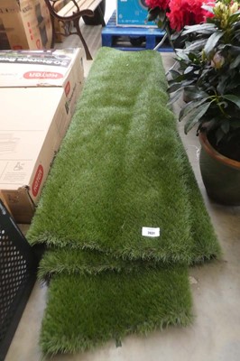Lot 2039 - Roll of artificial grass
