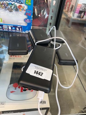 Lot 1442 - 6 loose Belkin power banks