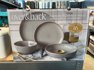 Lot 1352 - Over & Back dinnerware set