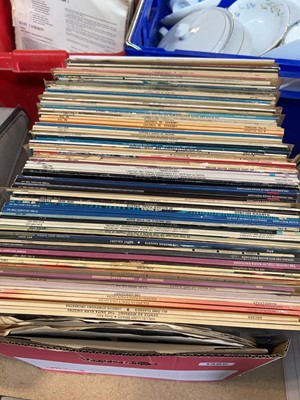 Lot 1466 - 4 crates of records incl. Elvis Presley,...