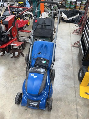 Lot 2210 - Hyundai 40V cordless lawnmower with battery...