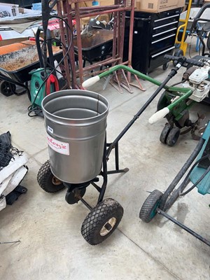 Lot 2214 - Cyclone B3-Pro 2 wheel push along seed spreader