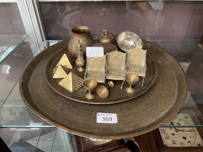 Lot 369 - Assorted metalware to include trays, miniature...