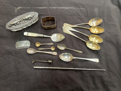Lot 390 - A bag containing an assortment of white metal...