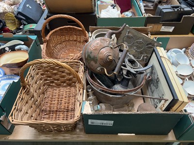 Lot 401 - A tray of mixed goods to include jam pan,...