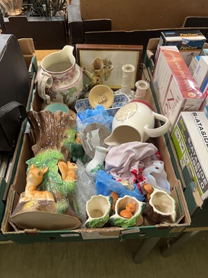 Lot 404 - A tray of mixed ceramic by various makers to...