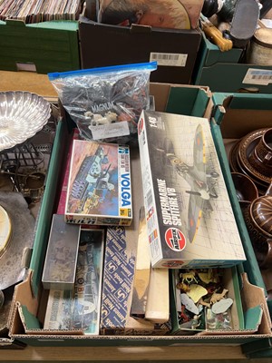 Lot 414 - A tray of mixed toys and models to include...