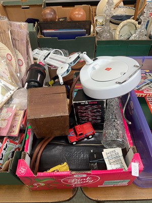 Lot 426 - A tray of assorted items to include...
