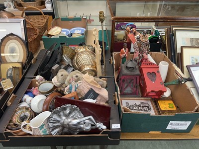 Lot 434 - Three trays containing a large quantity of...