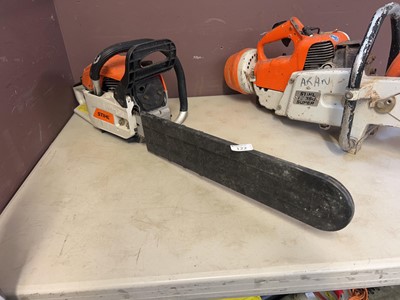 Lot 122 - A Stihl model MS-250 petrol chainsaw