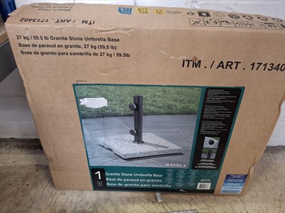 Lot 2191 - Granite stone parasol base