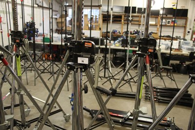 Lot 74 - Manfrotto 087NW heavy duty steel wind up...