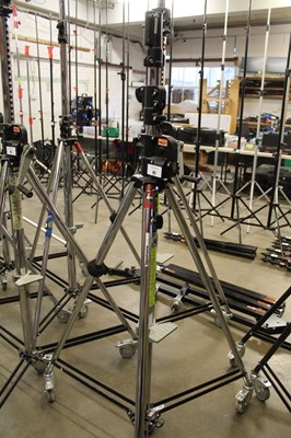 Lot 82 - Manfrotto 087NW heavy duty steel wind up...