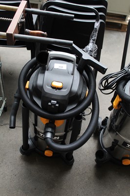Lot 250 - Titan wet & dry TTB77VAC vacuum cleaner