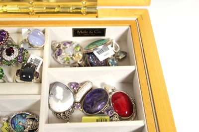 Lot 744 - A Mele & Co. jewellery box containing a...