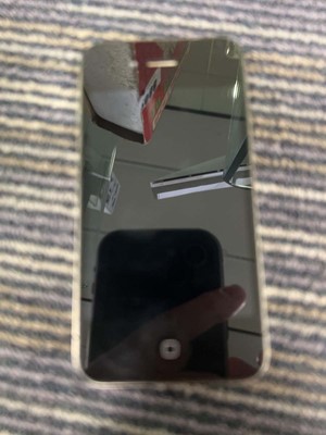 Lot 2104 - Apple iPhone 4S MD23SB/A, 16gb